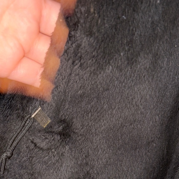 The North Face Women's Classic Black Teddy Jacket - Picture 7 of 9